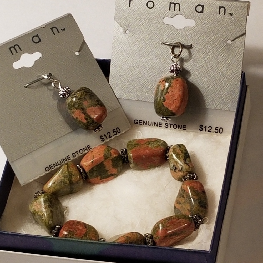 Bracelet with 2 bonus pendants